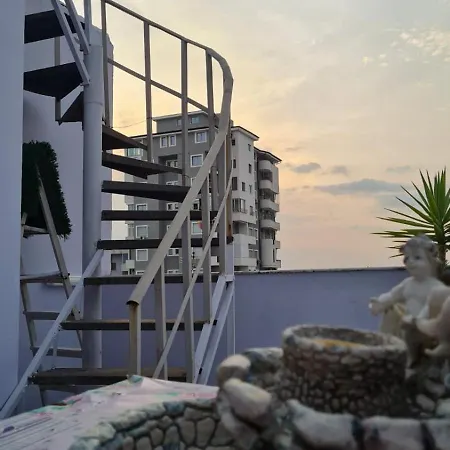 Seven's Rooftop * Durrës